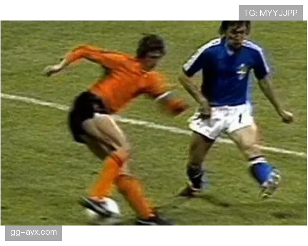 克鲁伊夫传控体系重焕新生，战术革新引爆足坛关注